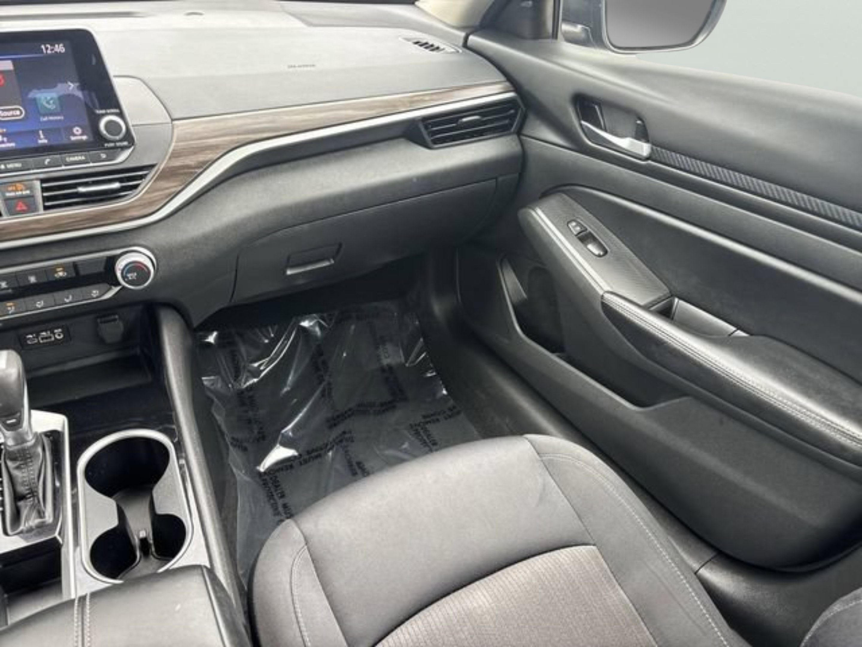 Used 2024 Nissan Altima 2.5 SV FWD image 12