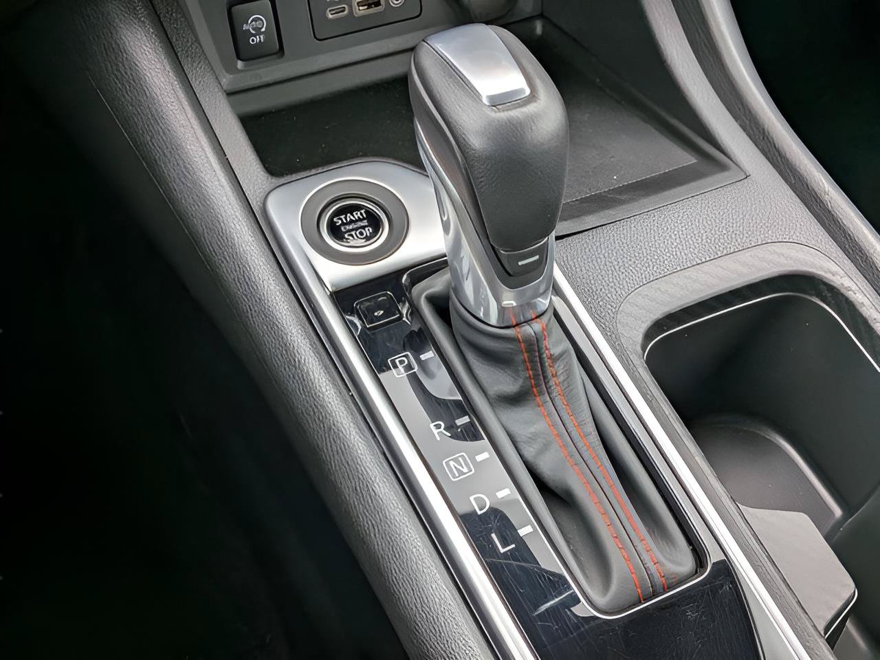 Certified 2025 Nissan Sentra SR FWD image 20