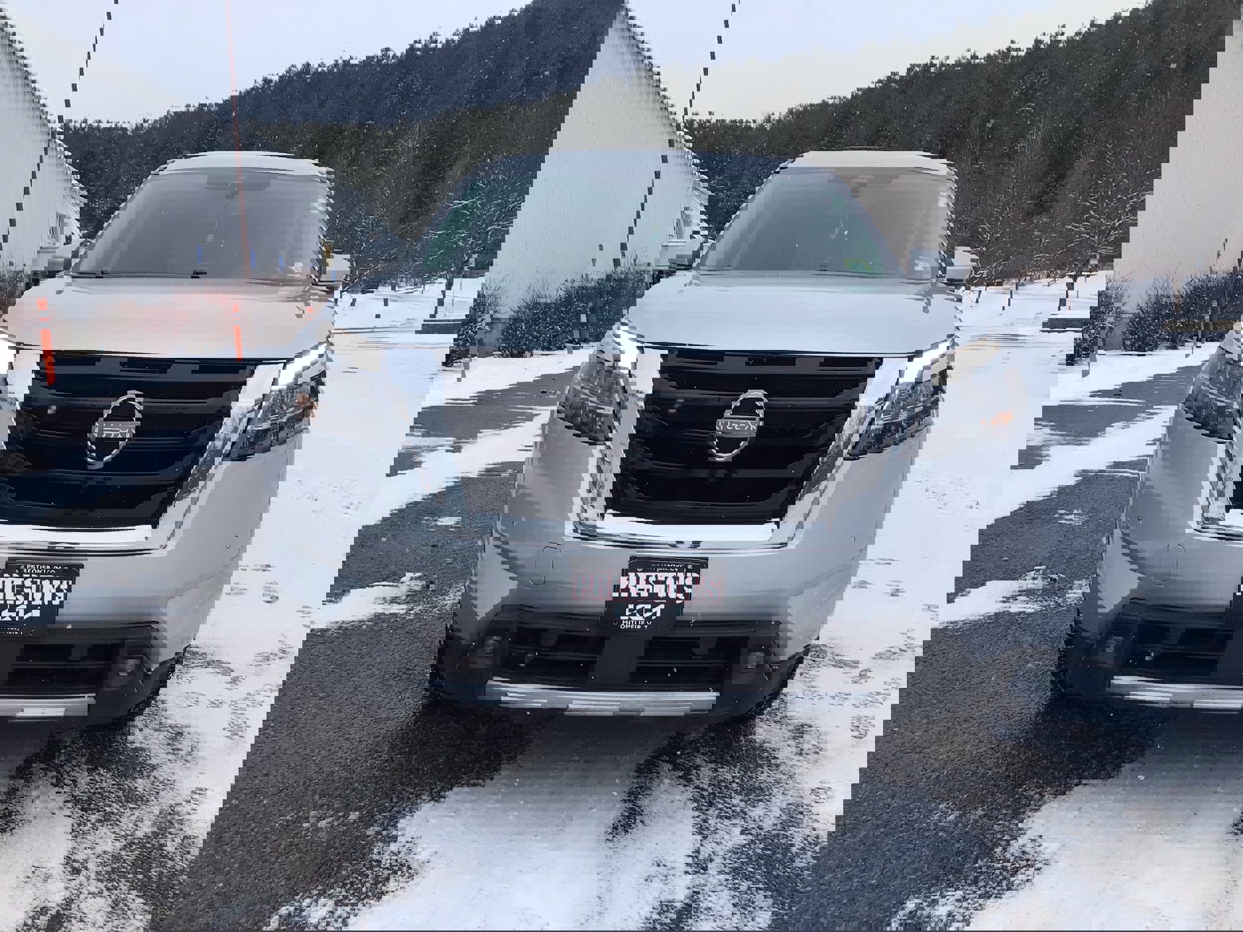 Used 2022 Nissan Pathfinder SL image 2