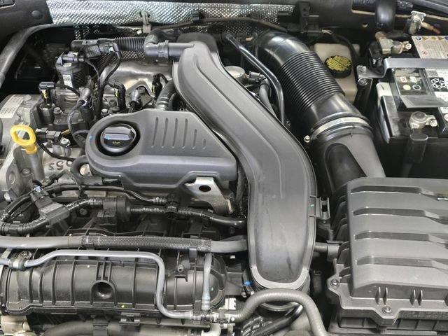 Used 2024 Volkswagen Jetta SE FWD image 9