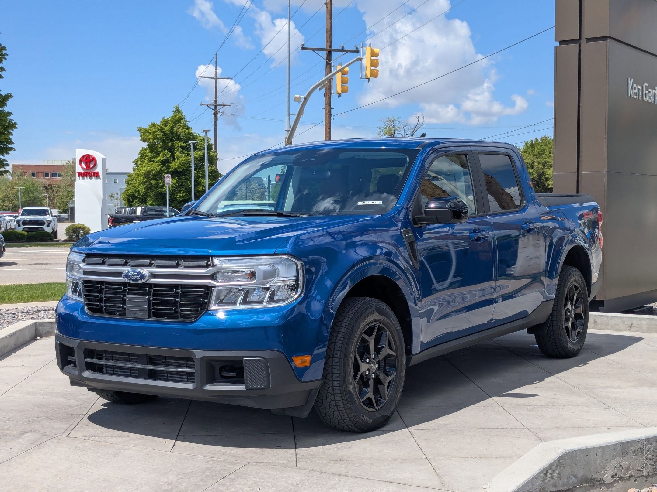 Used 2024 Ford Maverick Lariat w/ FX4 Off-Road Package AWD/4WD image 10