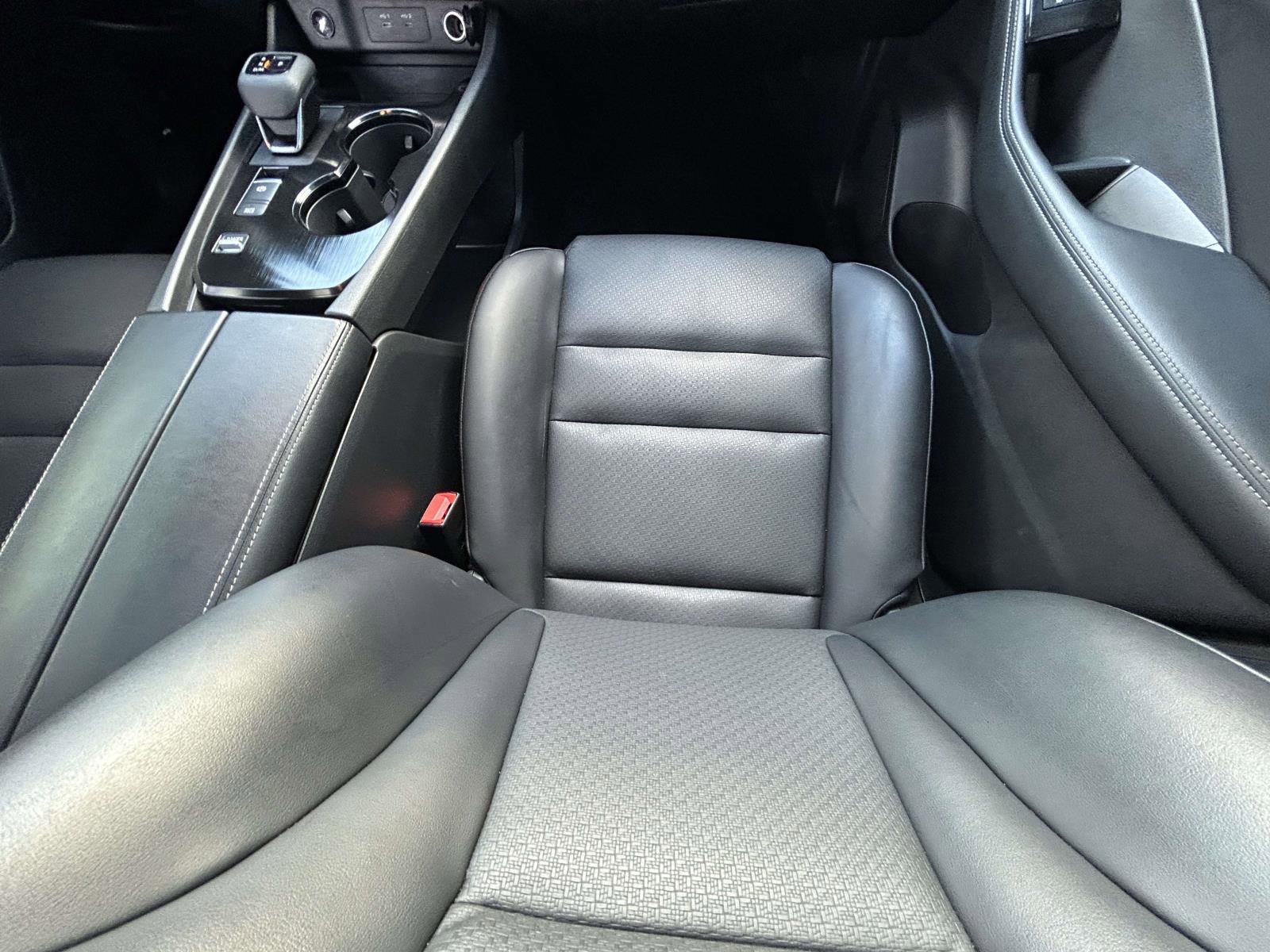 Used 2024 Nissan Rogue SV w/ SV Premium Package image 15