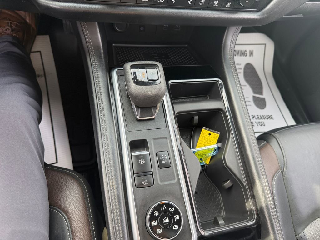 Used 2023 Nissan Pathfinder Platinum image 21