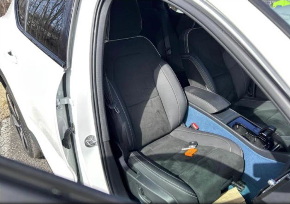 Used 2023 Volvo C40 P8 Recharge Ultimate image 6