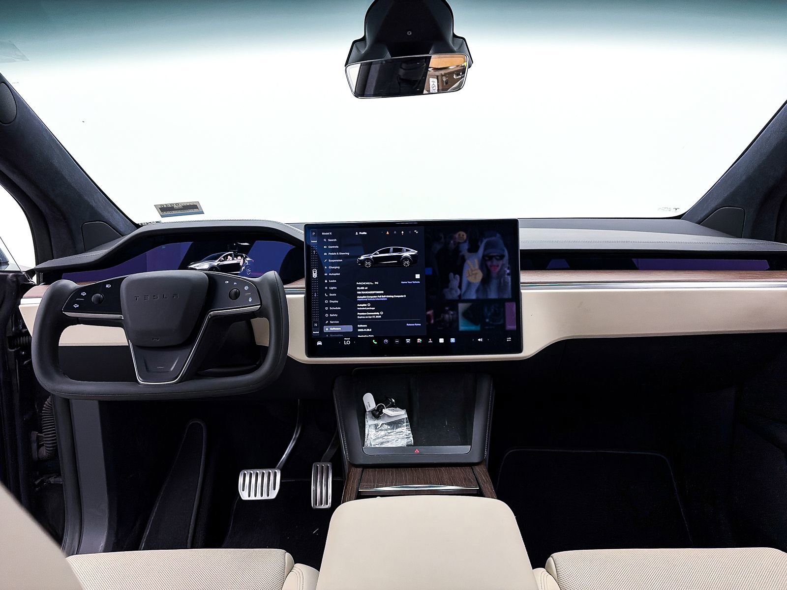 Used 2023 Tesla Model X image 25
