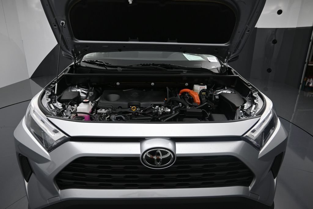 Used 2025 Toyota RAV4 LE AWD/4WD image 27