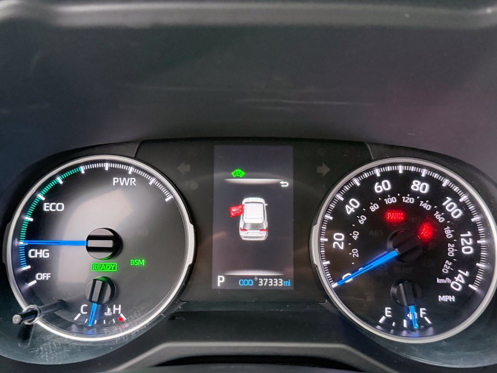 Used 2021 Toyota RAV4 XLE w/ XLE Grade Weather Package AWD/4WD image 26