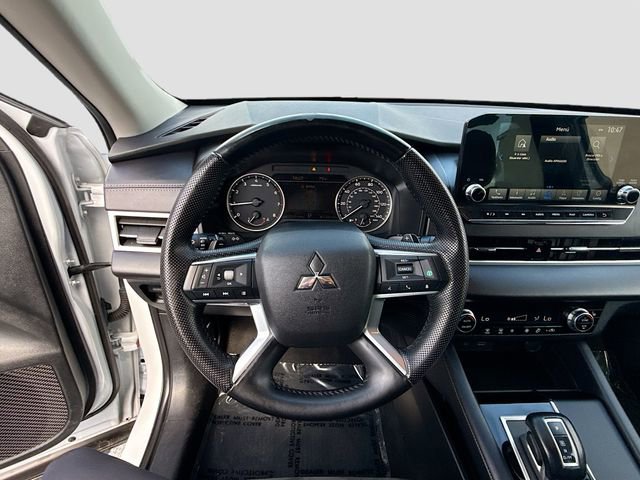 Used 2023 Mitsubishi Outlander SE Black Edition image 11