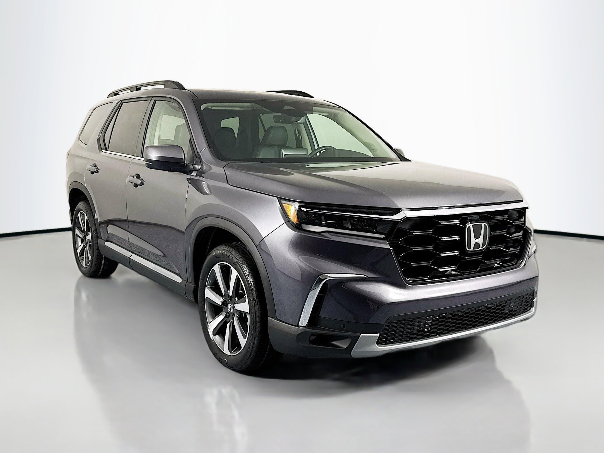 Certified 2023 Honda Pilot Touring image 3
