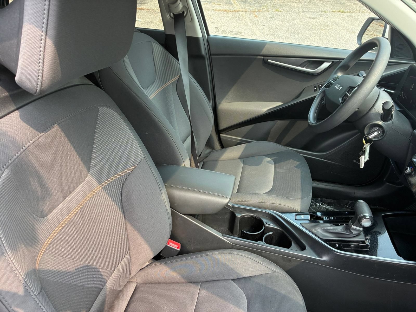 Used 2026 Kia Niro LX FWD image 31