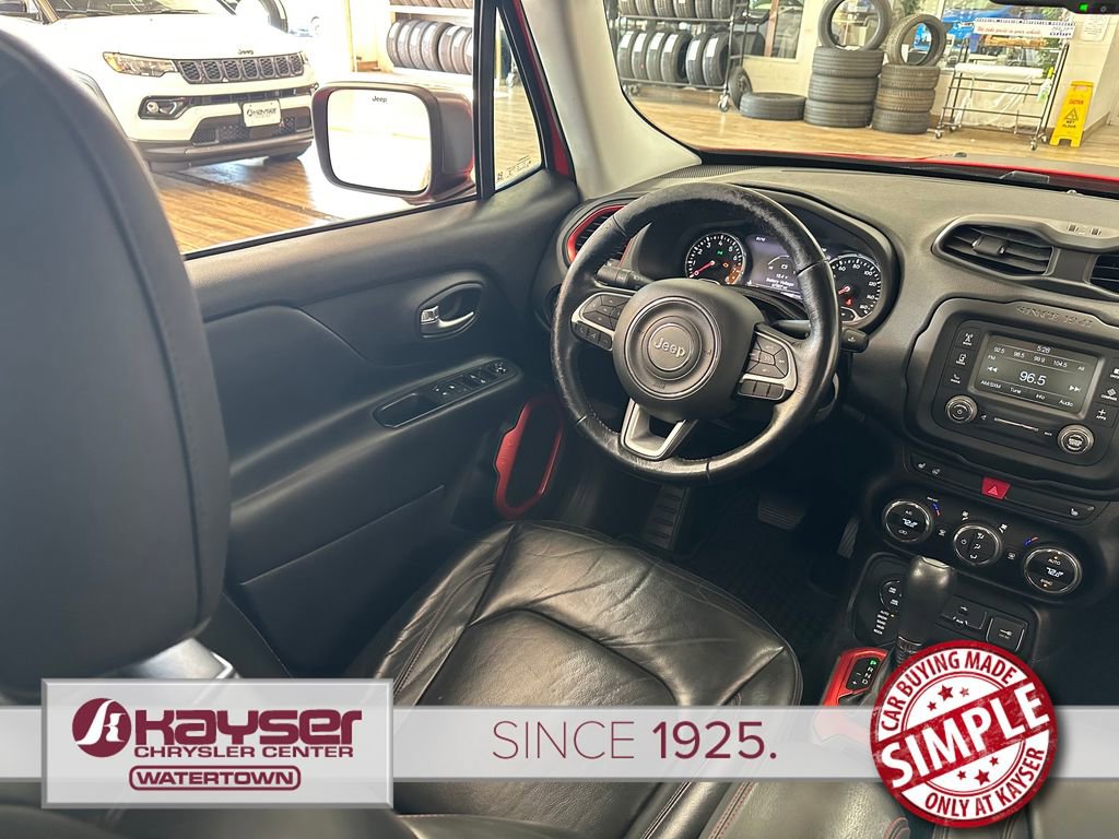 Used 2017 Jeep Renegade Trailhawk w/ Premium Trailhawk Package image 12