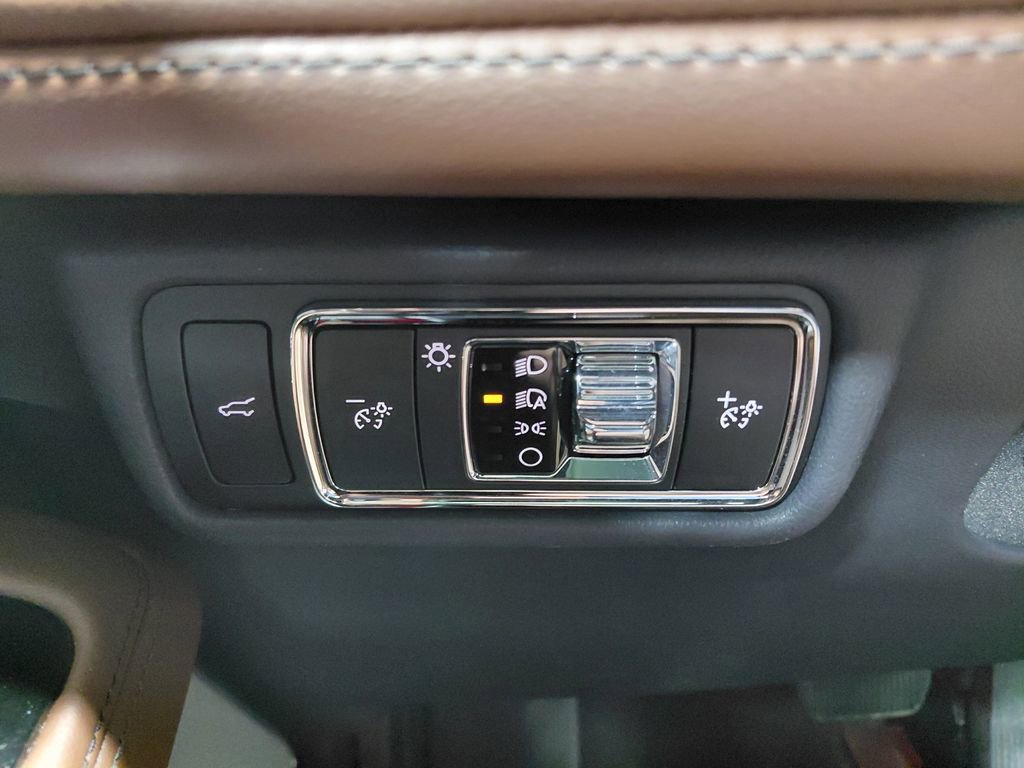 Used 2025 Lincoln Aviator Reserve w/ Equipment Group 201A AWD/4WD image 35