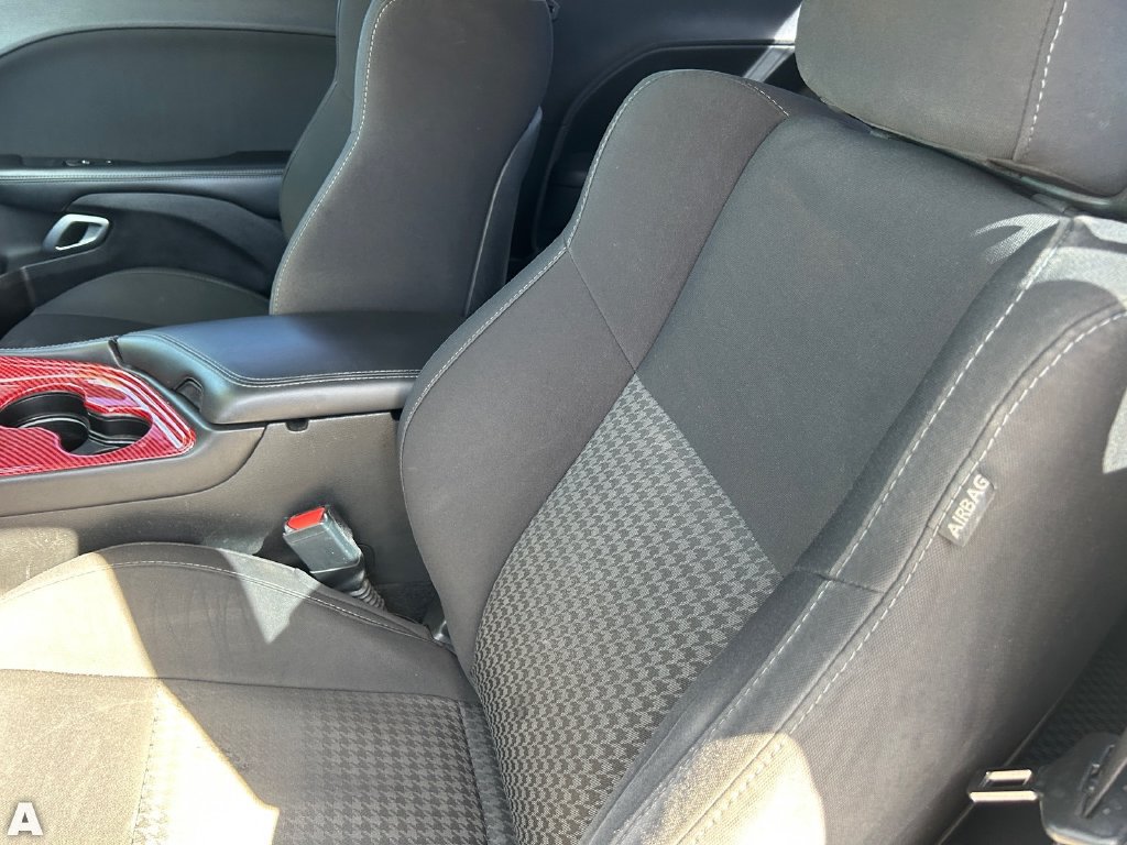 Used 2019 Dodge Challenger R/T w/ Driver Convenience Group RWD image 15