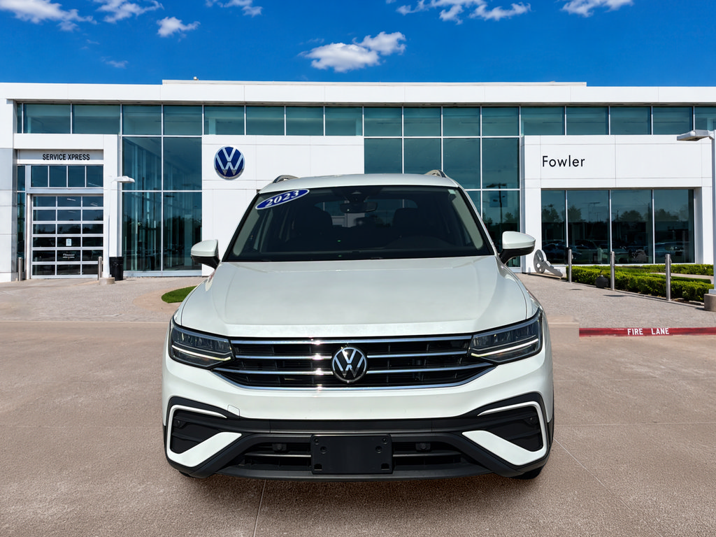 Certified 2023 Volkswagen Tiguan SE FWD image 2