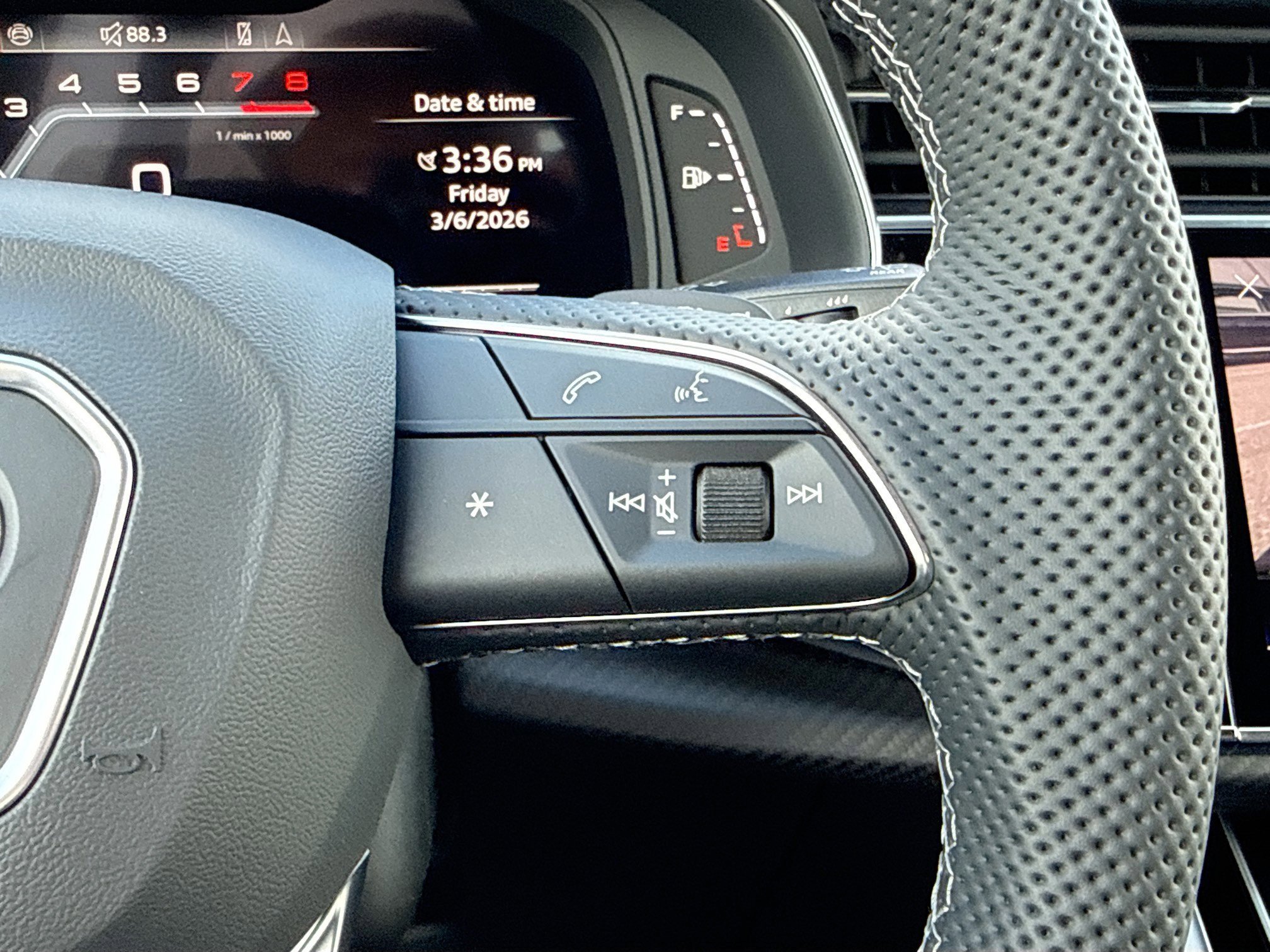 New 2026 Audi SQ7 Premium Plus AWD/4WD image 37