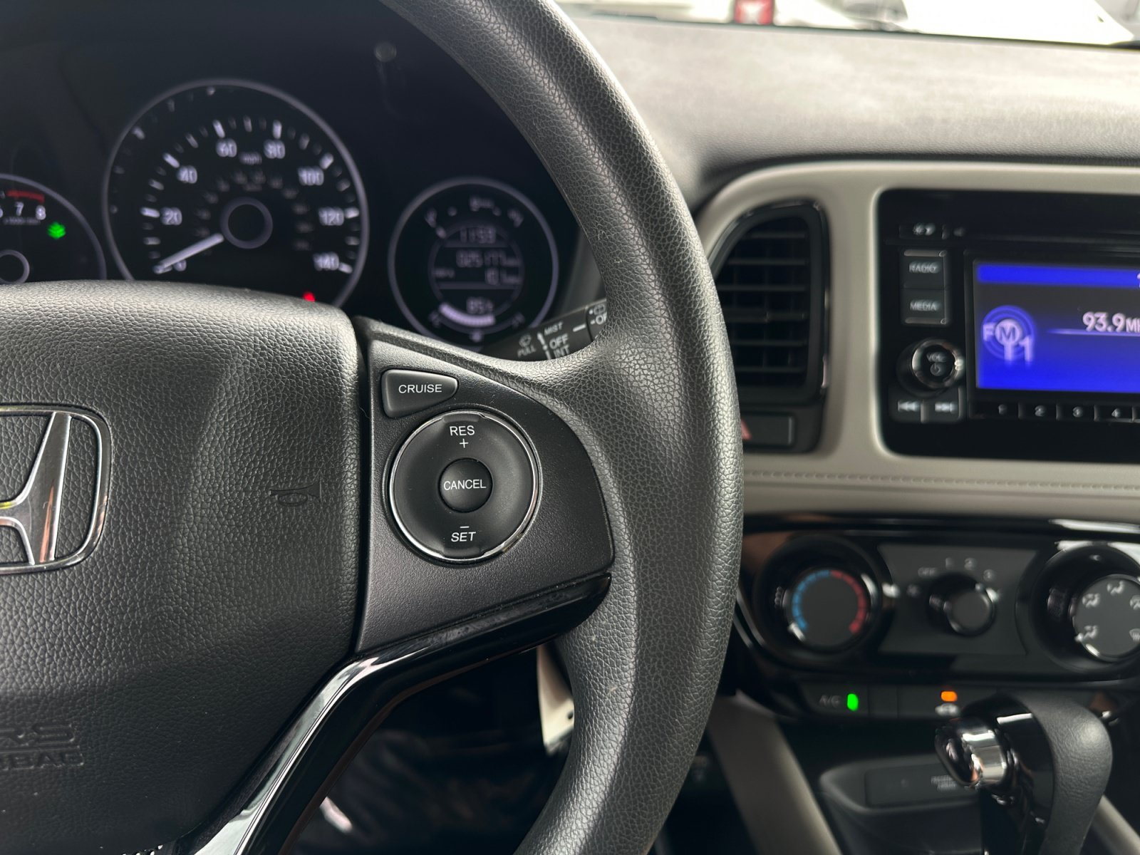 Used 2021 Honda HR-V LX image 19