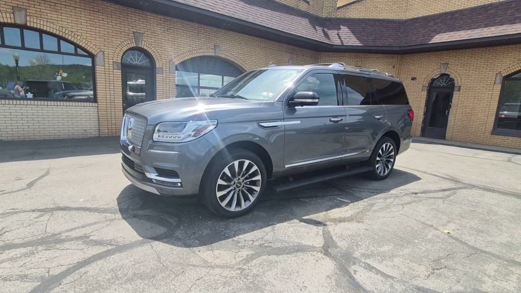 Used 2021 Lincoln Navigator Reserve AWD/4WD image 5