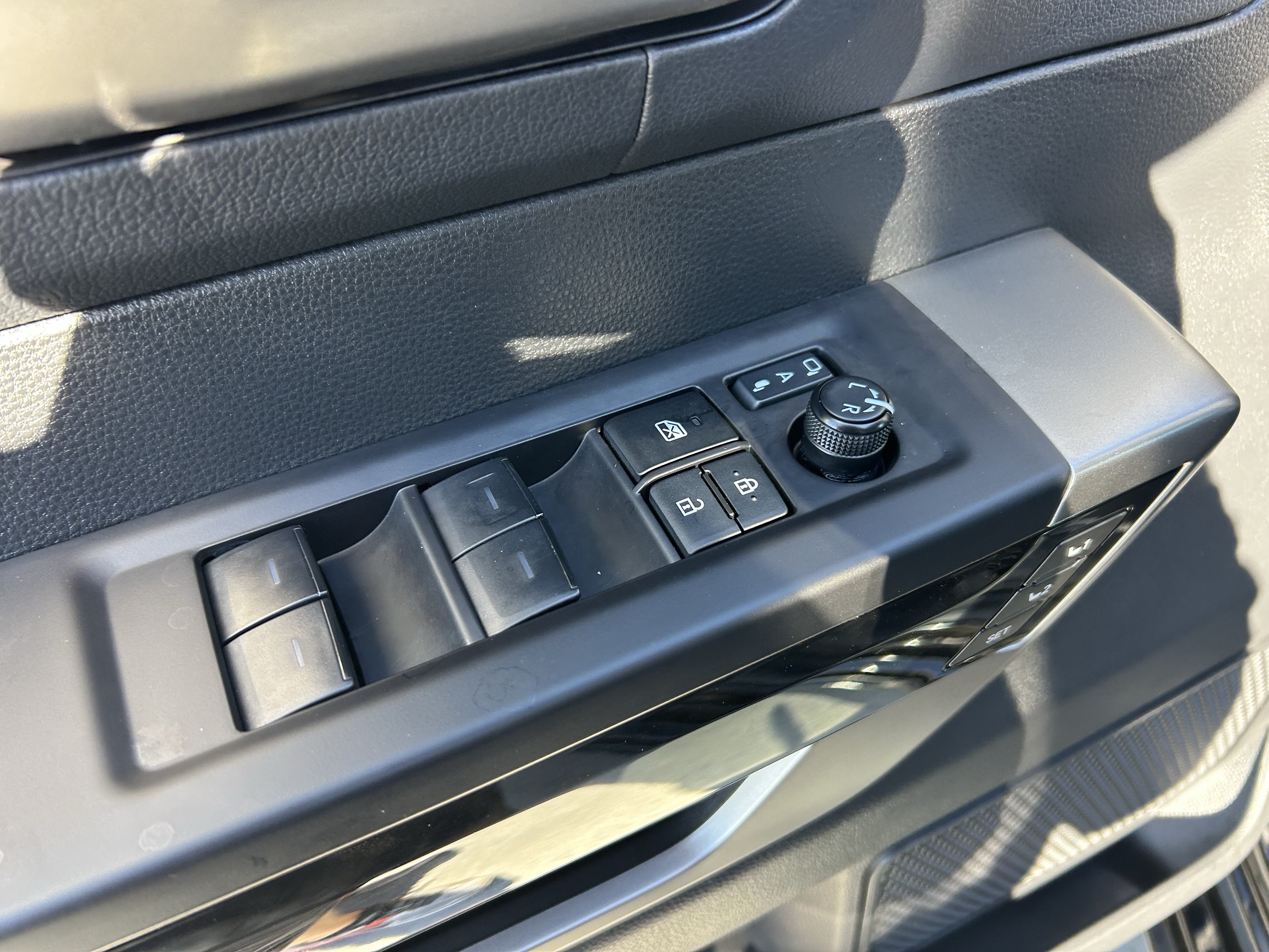 Used 2024 Toyota Tundra Limited AWD/4WD image 17