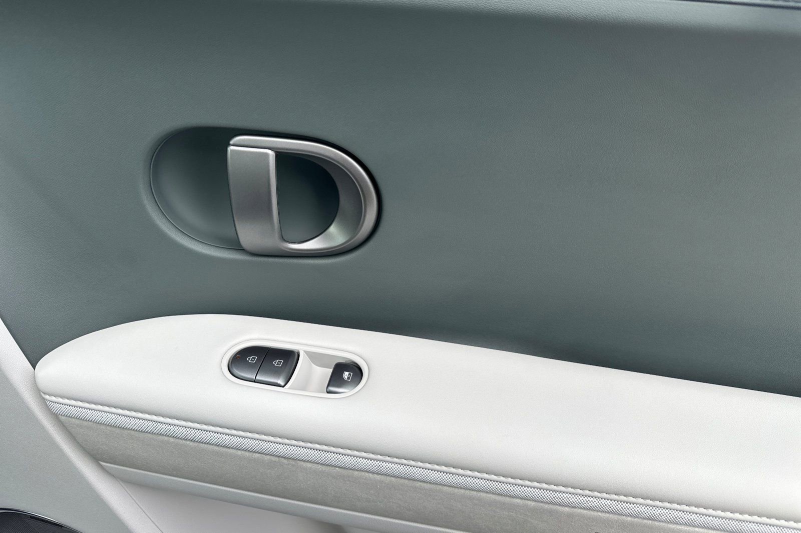 Used 2025 Hyundai Ioniq 5 Limited image 22