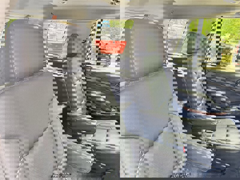 Used 2018 Chevrolet Tahoe Premier AWD/4WD image 34