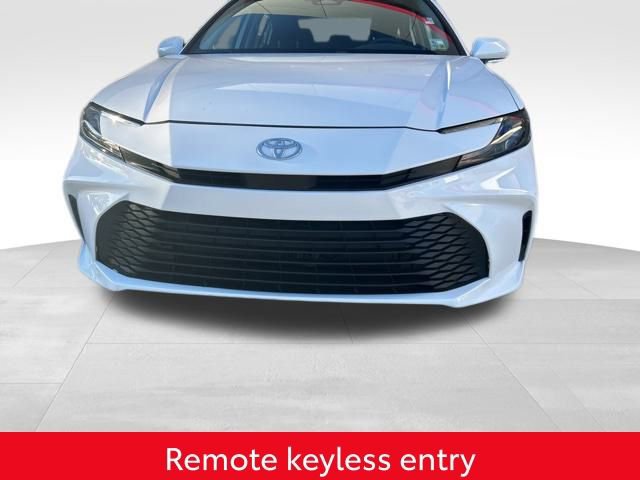 Used 2025 Toyota Camry LE image 2