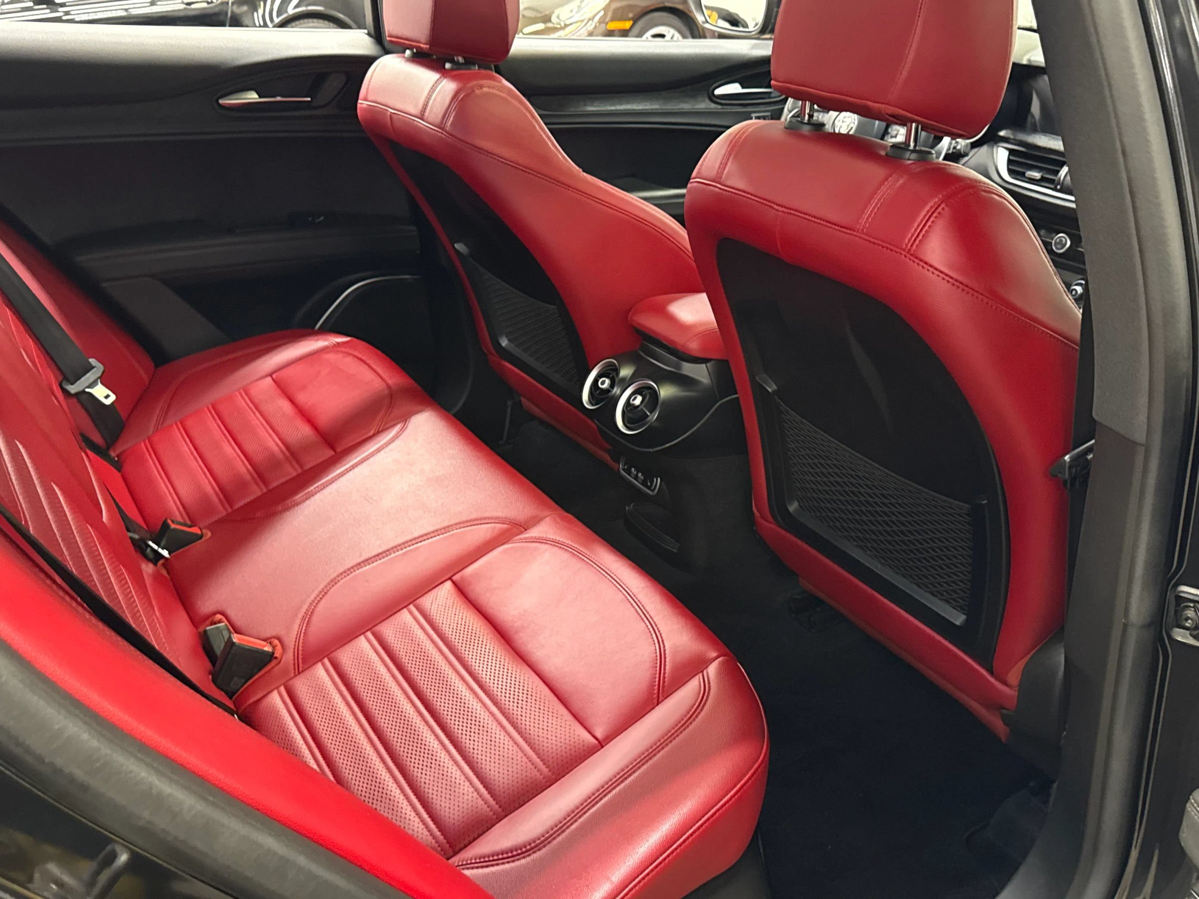 Used 2023 Alfa Romeo Stelvio Sprint RWD image 28