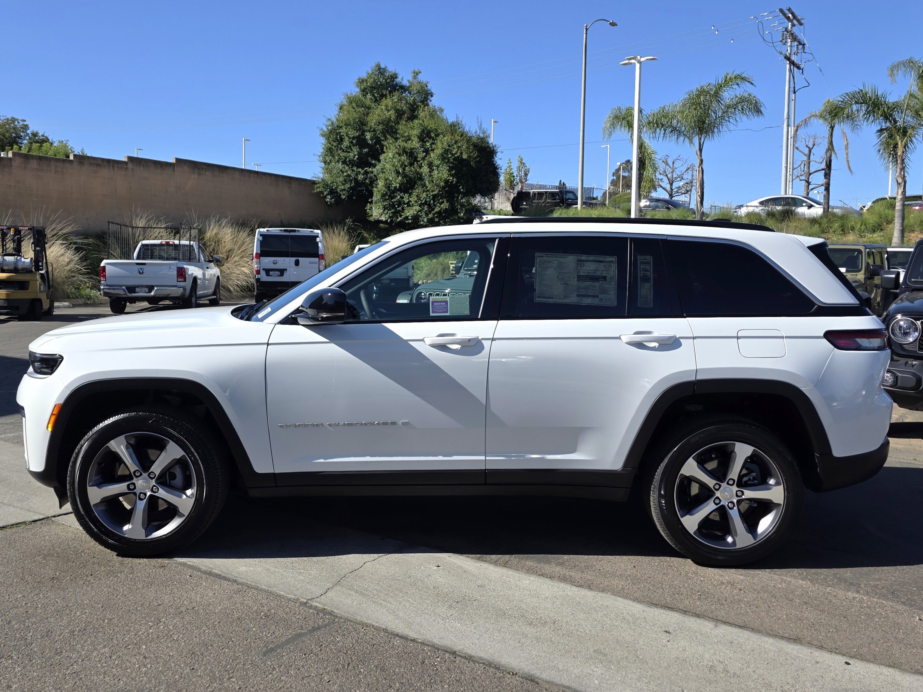 New 2026 Jeep Grand Cherokee Limited image 2