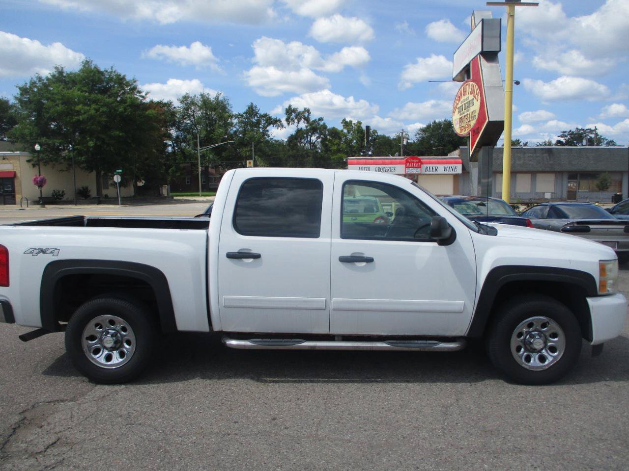 Used 2008 Chevrolet Silverado 1500 LT AWD/4WD image 2
