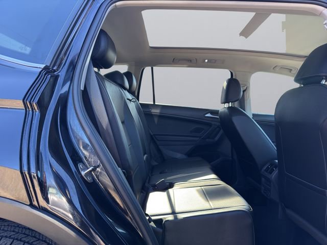 Used 2019 Volkswagen Tiguan SE w/ Panoramic Sunroof Package image 19