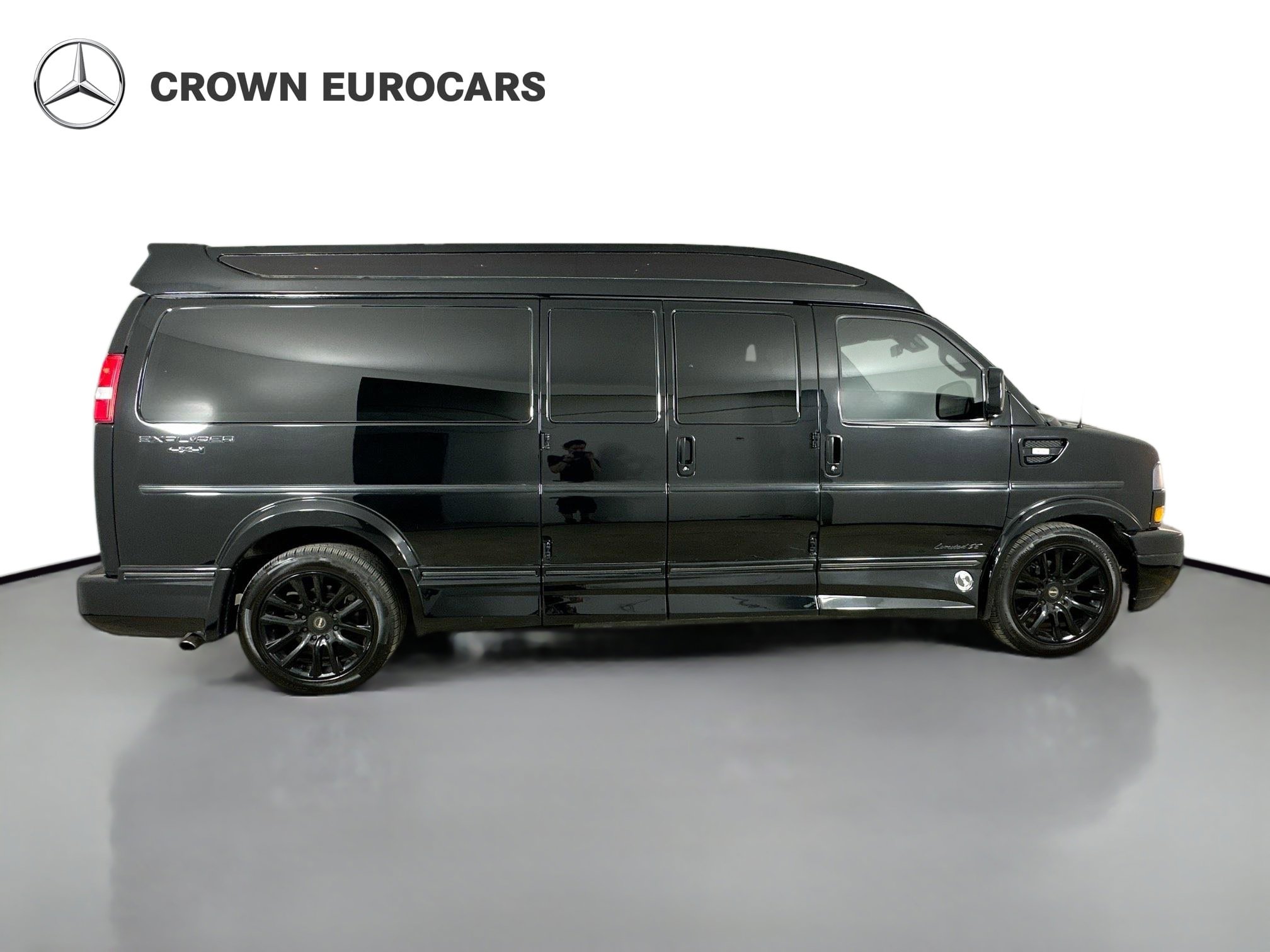 Used 2019 GMC Savana 2500 Extended RWD image 5