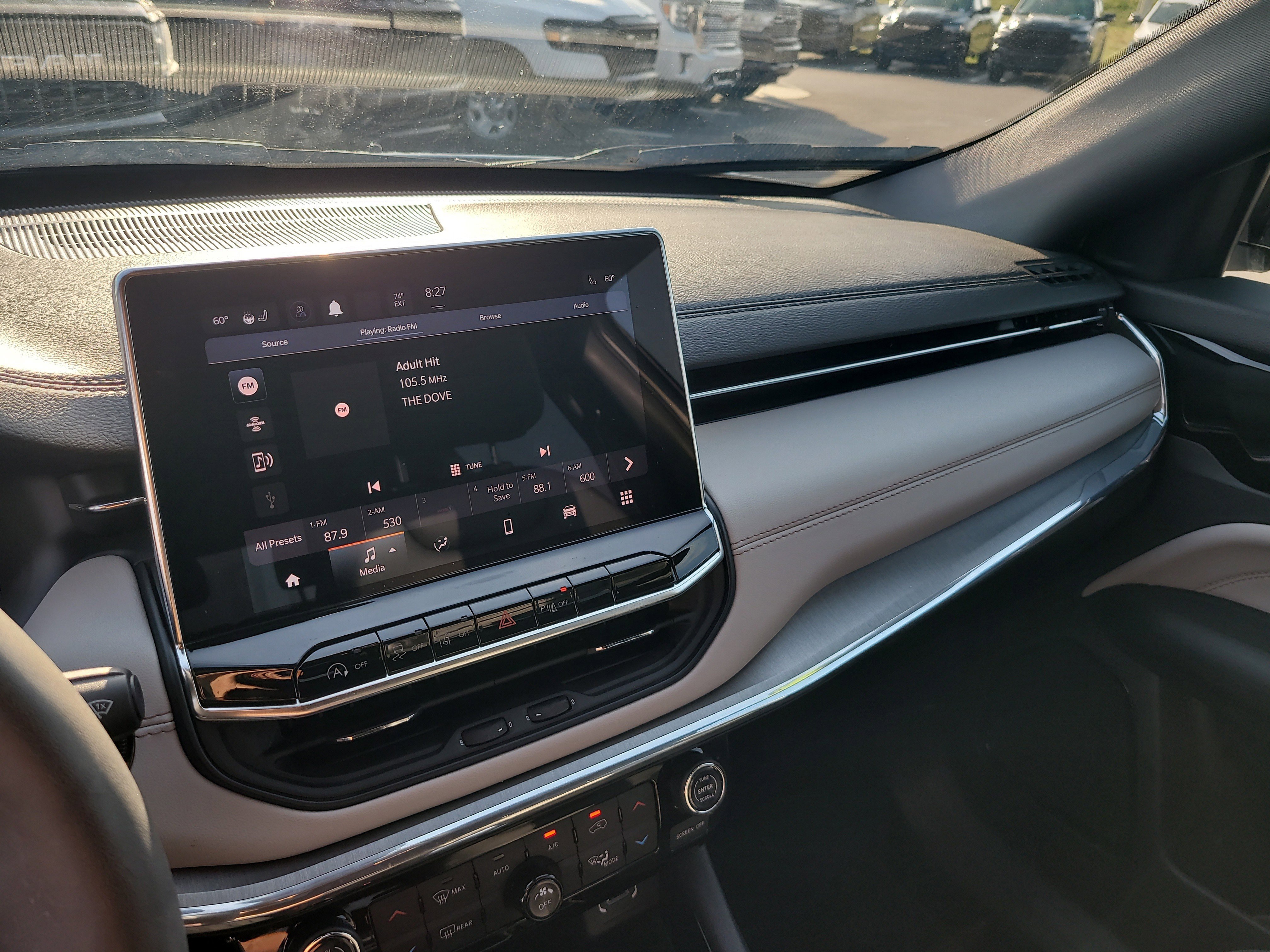 Used 2024 Jeep Compass Limited image 19