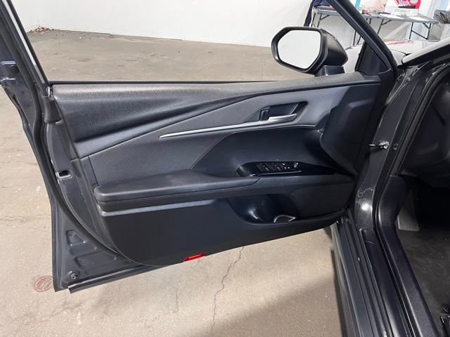 Used 2025 Toyota Camry SE FWD image 23