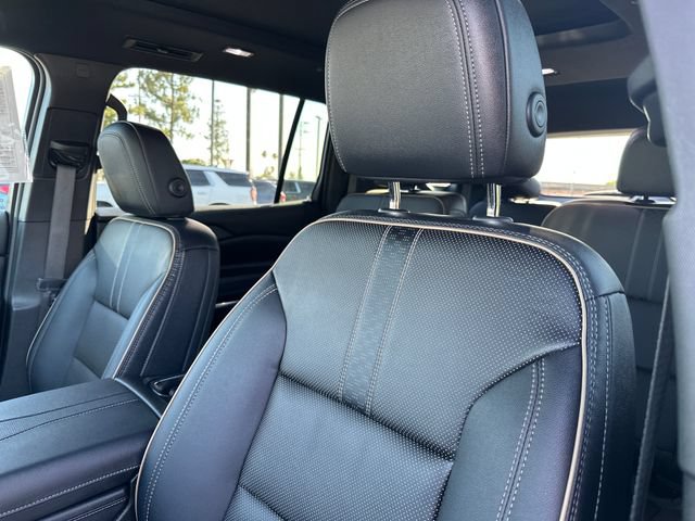 Certified 2026 Chevrolet Traverse High Country FWD image 11