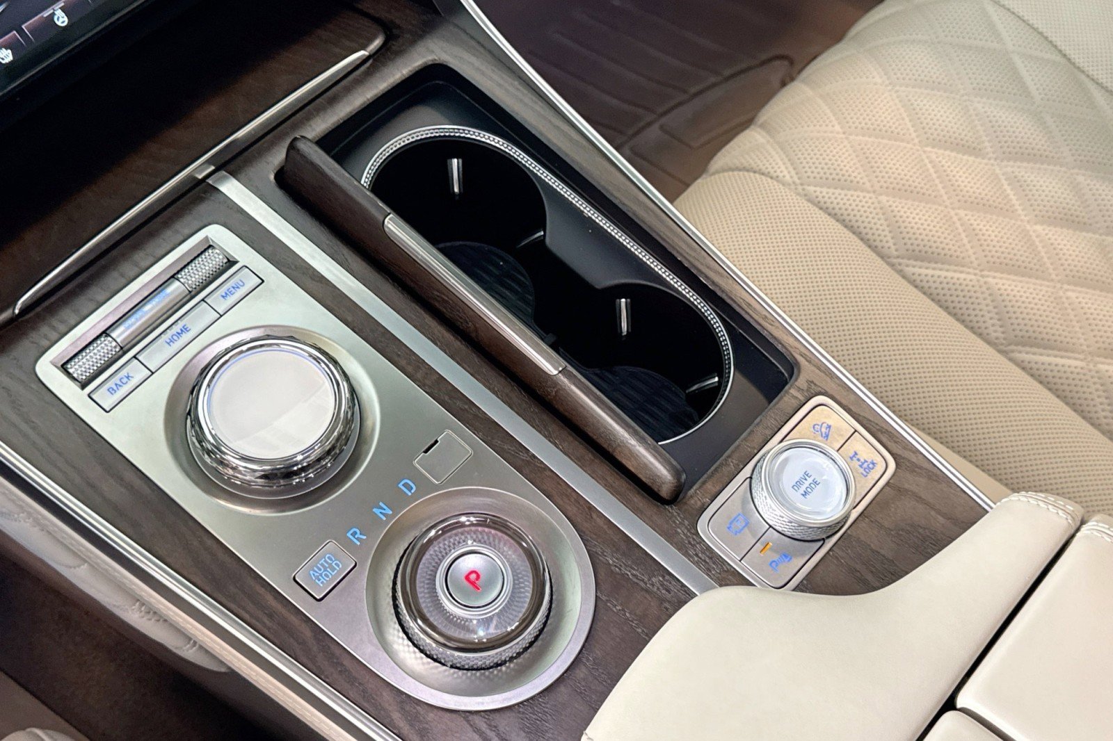 Used 2023 Genesis GV80 3.5T w/ Cargo Package image 16