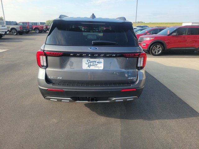 New 2026 Ford Explorer Active w/ Active Comfort Package AWD/4WD image 4