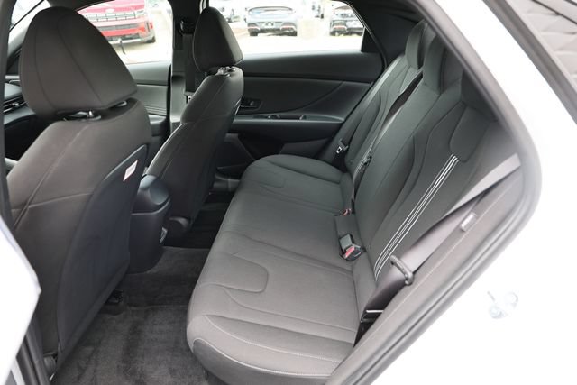Certified 2025 Hyundai Elantra SEL FWD image 24