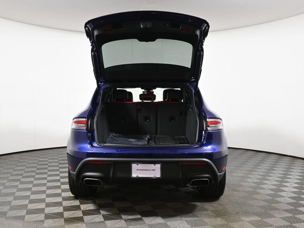 Used 2026 Porsche Macan AWD/4WD image 42