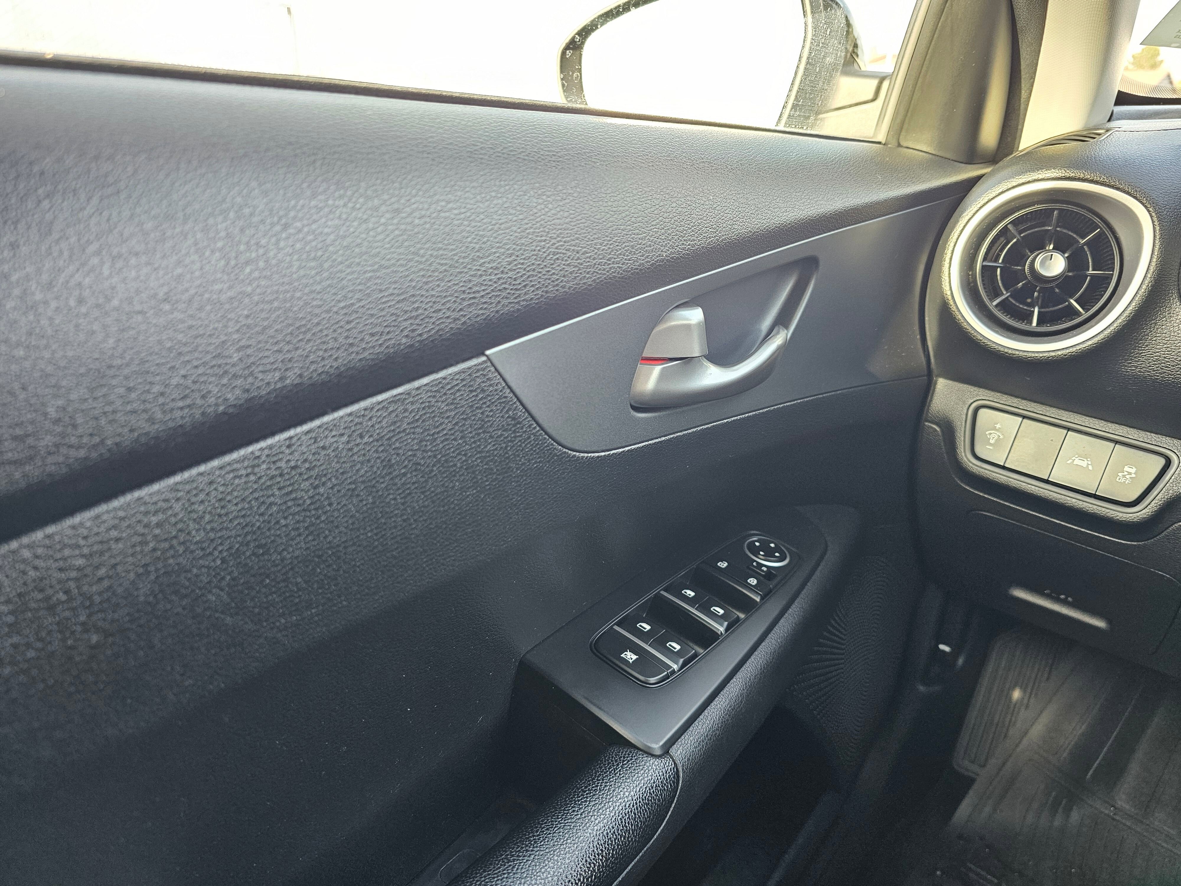 Used 2021 Kia Forte LXS image 28