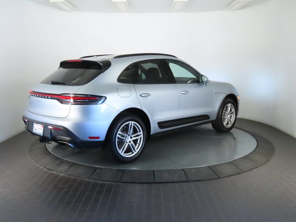 Certified 2026 Porsche Macan AWD/4WD image 7