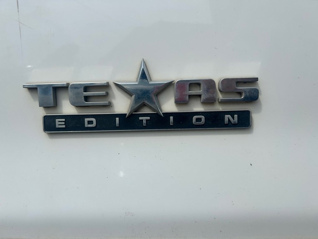 Used 2018 Chevrolet Silverado 1500 LT w/ Texas Edition image 19