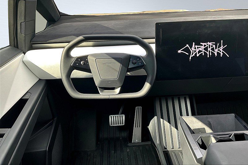 Used 2024 Tesla Cybertruck Cyberbeast image 5