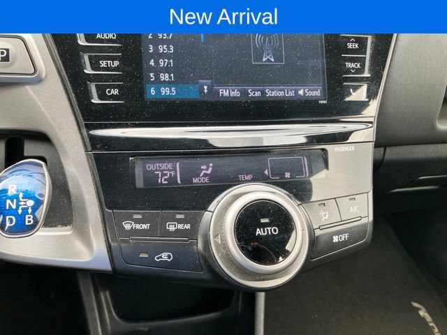 Used 2017 Toyota Prius V Two w/ Carpet Mat Package FWD image 15