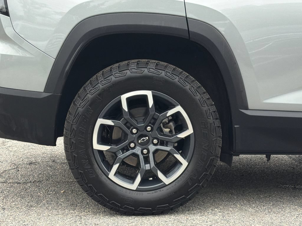 Used 2025 Chevrolet Equinox ACTIV FWD image 6