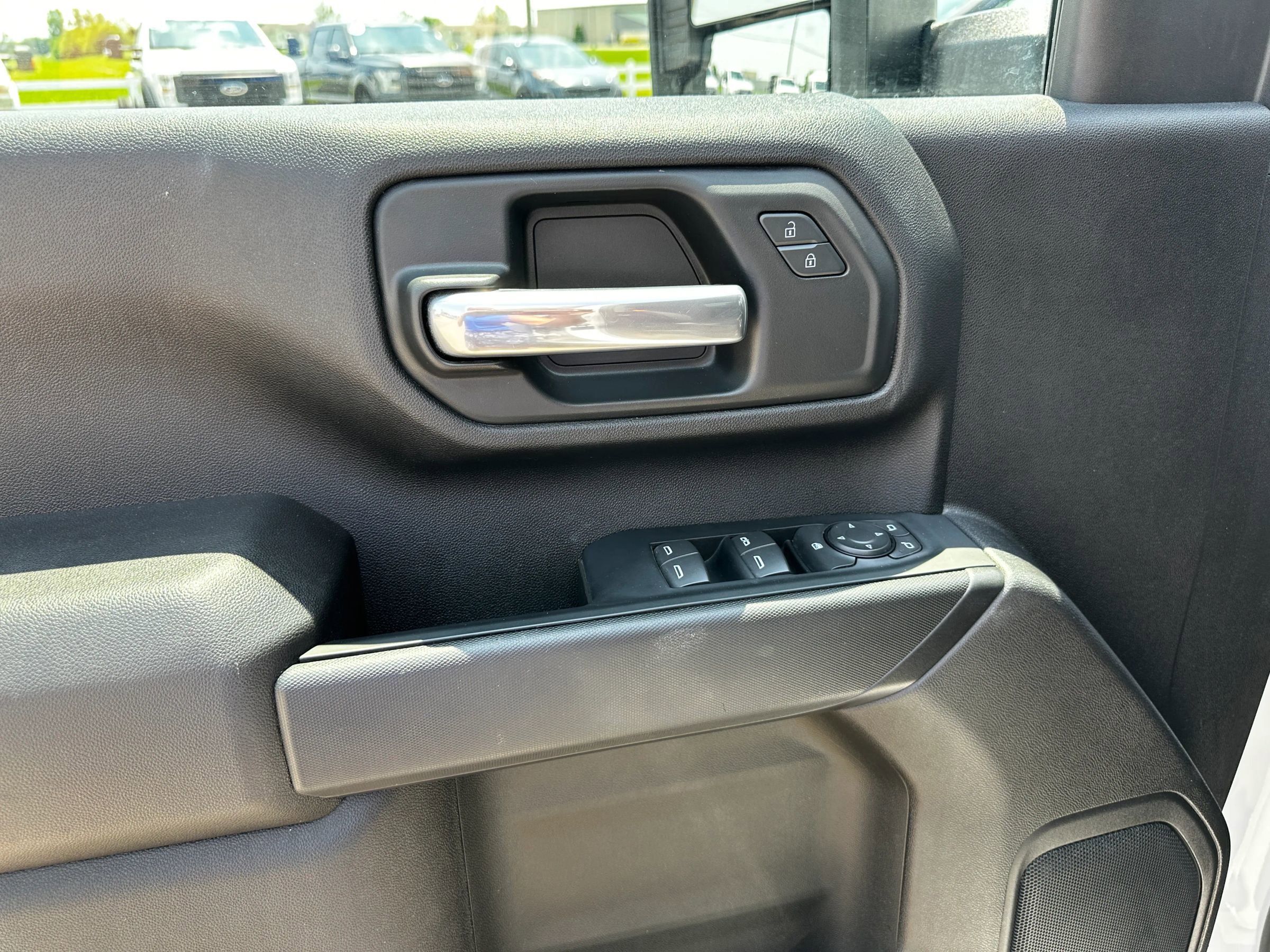 Used 2024 GMC Sierra 3500 Pro w/ Convenience Package image 22