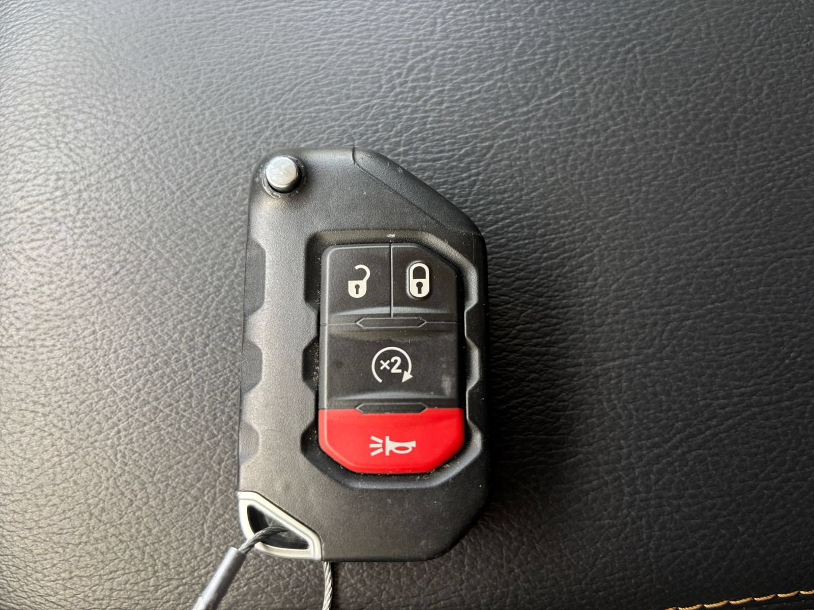 Used 2025 Jeep Wrangler Unlimited Sahara AWD/4WD image 22