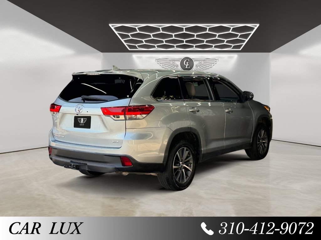Used 2019 Toyota Highlander XLE FWD image 5