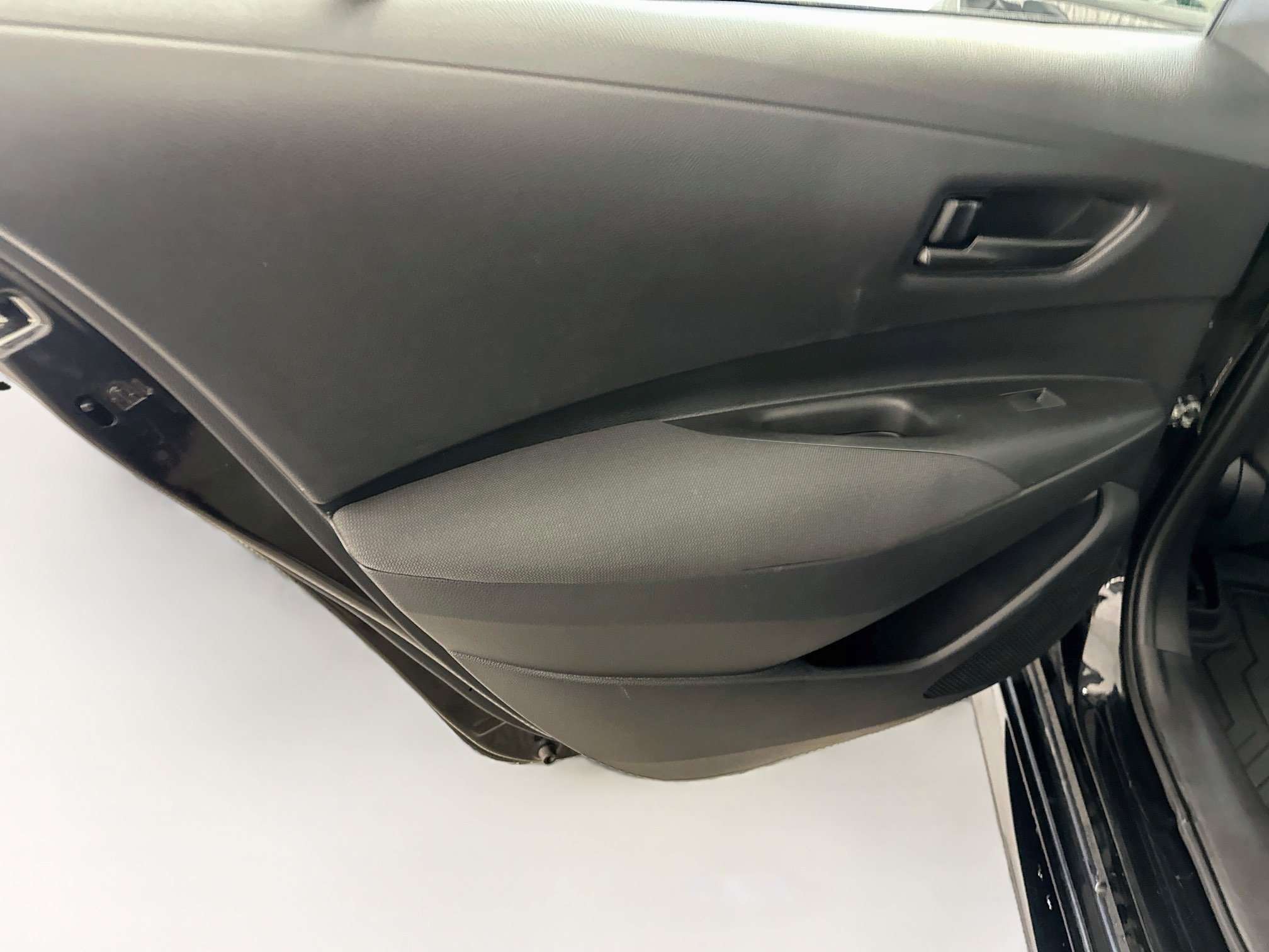 Used 2025 Toyota Corolla LE FWD image 27