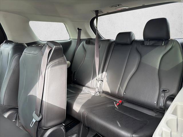 Used 2022 Kia Carnival LX image 25