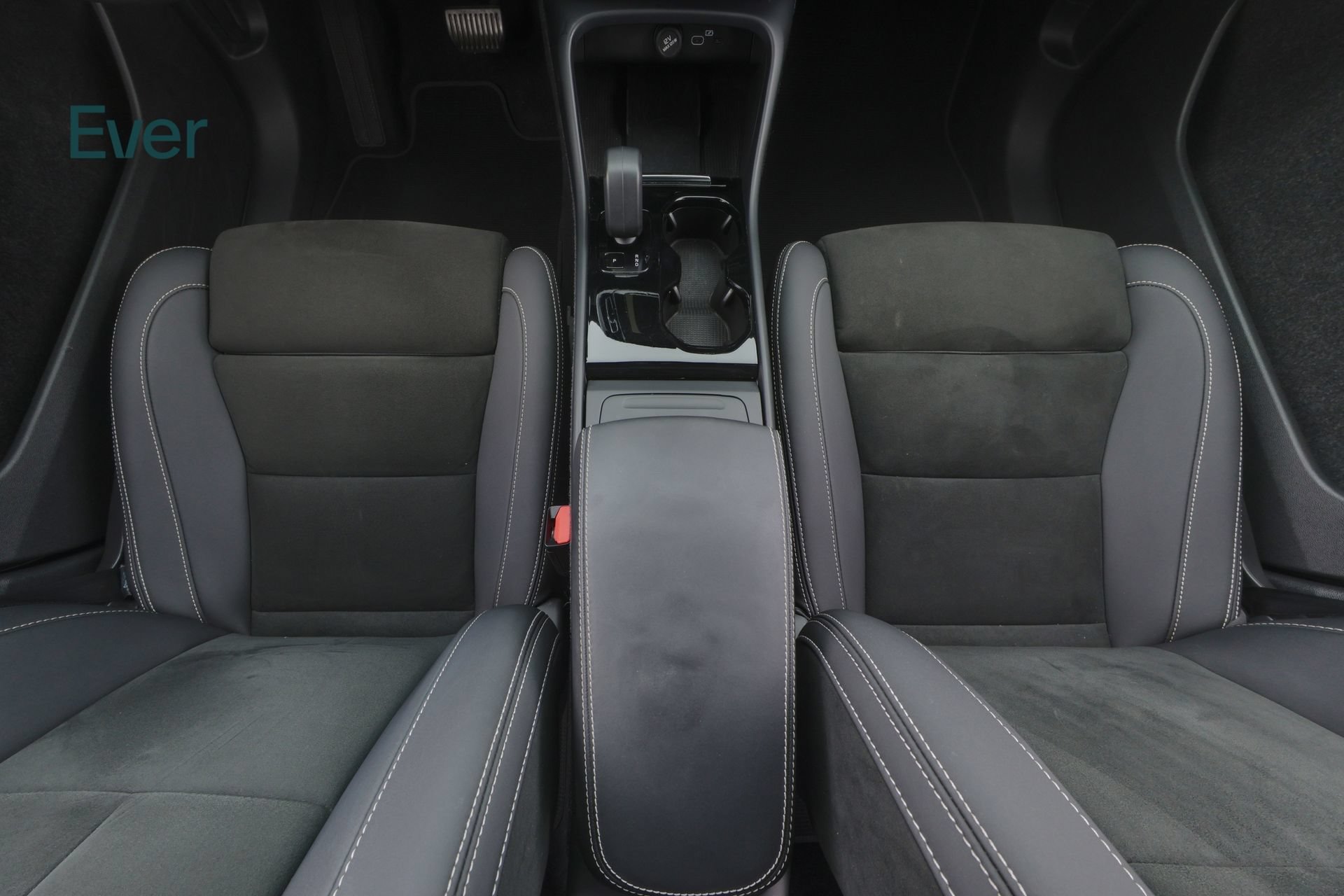 Used 2023 Volvo XC40 Recharge Plus AWD/4WD image 27