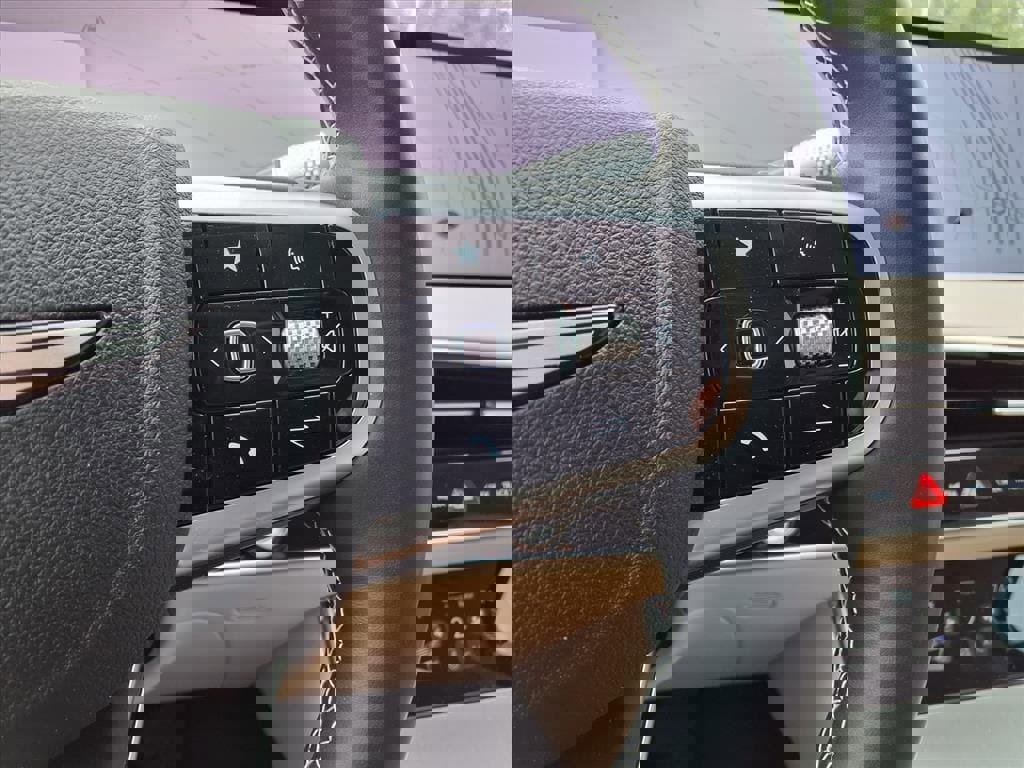 Used 2026 Genesis GV70 2.5T Advanced image 21